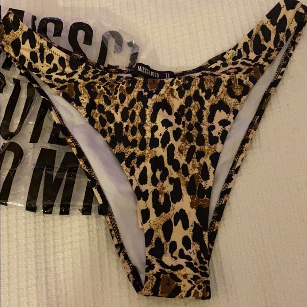 Leopard bikini bottoms